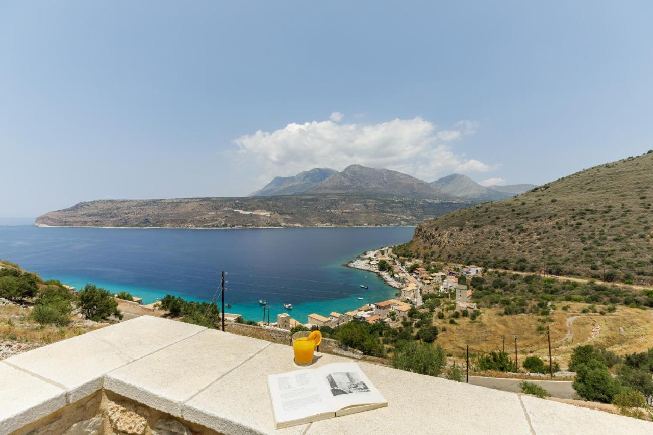 Trapela Limeni Luxury Suites Exterior photo